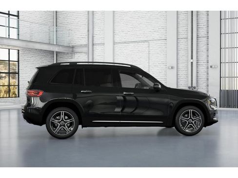 New 2026 Mercedes-Benz GLB 250 4MATIC image 17