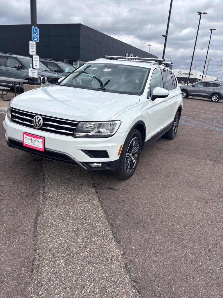 Used 2018 Volkswagen Tiguan SEL AWD/4WD image 1