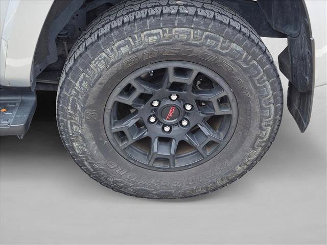 Used 2023 Toyota 4Runner SR5 AWD/4WD image 15