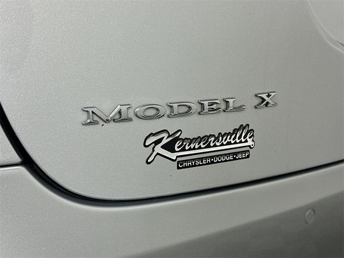 Used 2017 Tesla Model X 75D image 28