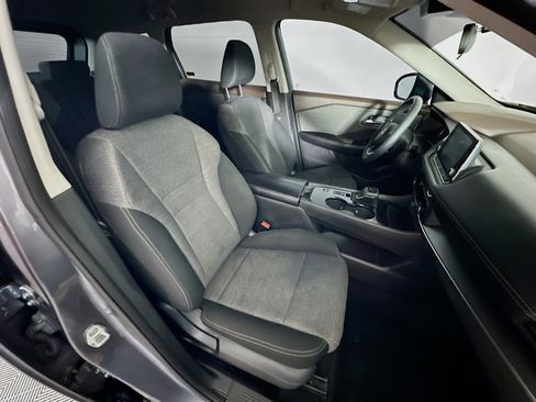 Used 2023 Nissan Rogue SV image 30