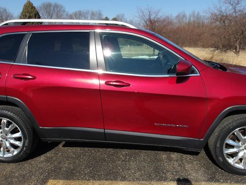 Used 2014 Jeep Cherokee Limited image 32