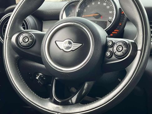 Used 2016 MINI Cooper 4-Door Hardtop image 21