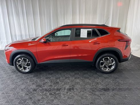 Used 2024 Chevrolet Trax LT w/ Driver Confidence Package FWD image 25