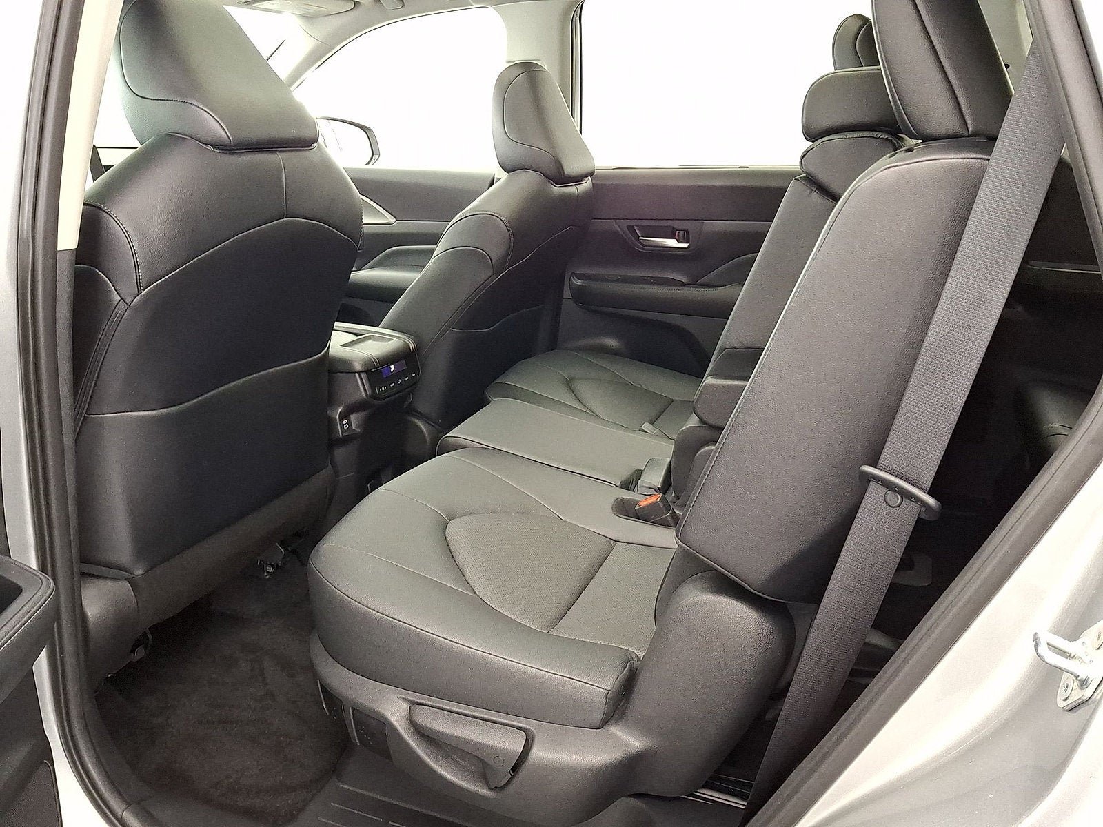 Certified 2024 Toyota Grand Highlander AWD image 12