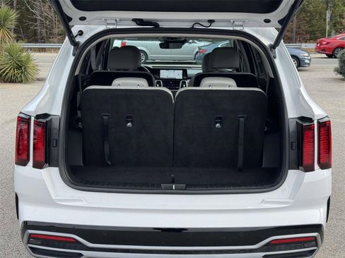 Used 2023 Kia Sorento EX w/ Panoramic Sunroof Package image 16