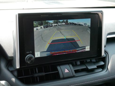Certified 2025 Toyota RAV4 XLE AWD/4WD image 30