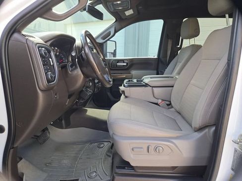 Used 2020 Chevrolet Silverado 2500 LT w/ Texas Edition AWD/4WD image 9