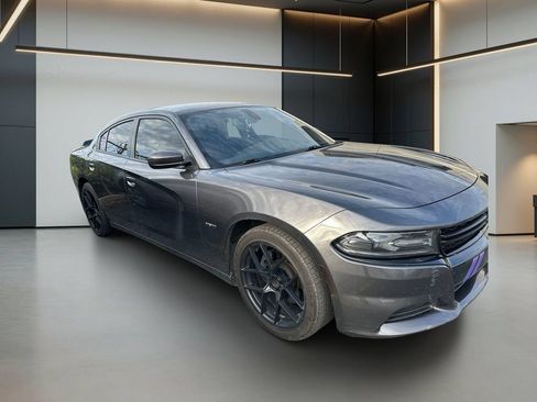 Used 2018 Dodge Charger R/T RWD image 9
