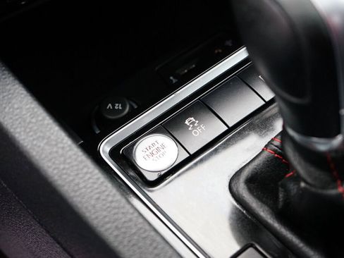 Used 2017 Volkswagen Jetta GLI image 17