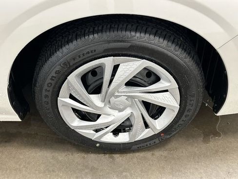 Certified 2024 Subaru Impreza 2.0i image 5