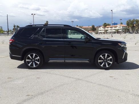 Used 2025 Honda Pilot Elite image 4