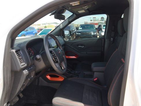 Used 2024 Nissan Frontier PRO-4X w/ Technology Package AWD/4WD image 15