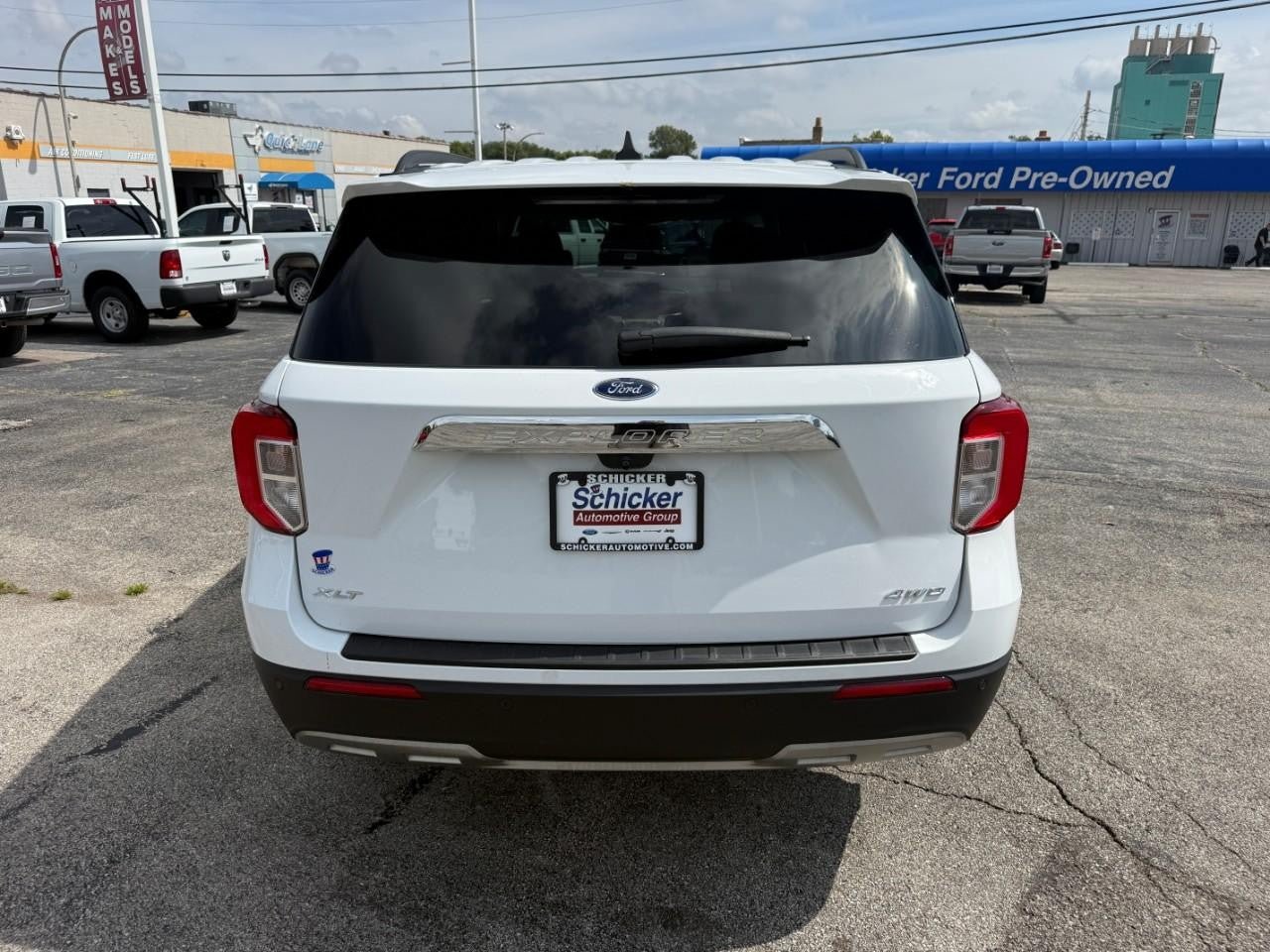 Used 2021 Ford Explorer XLT w/ Equipment Group 202A AWD/4WD image 9