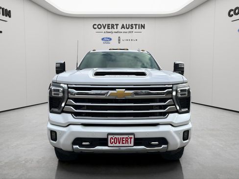 Used 2024 Chevrolet Silverado 3500 High Country w/ Technology Package image 8