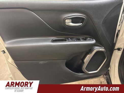 Used 2023 Jeep Renegade Latitude image 7