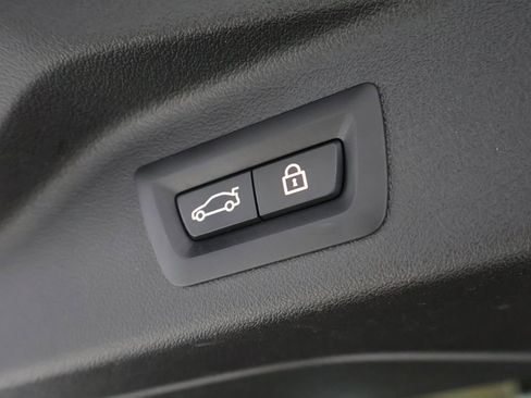 Used 2021 BMW X7 M50i image 25