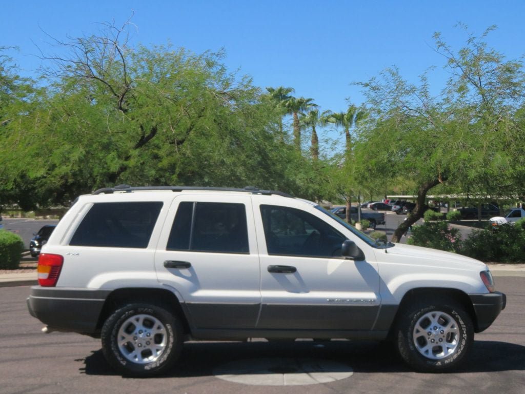 Used 2000 Jeep Grand Cherokee Laredo AWD/4WD image 3