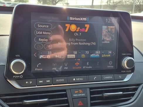 Used 2022 Nissan Altima 2.5 SV image 18