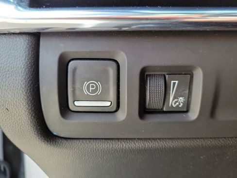 Certified 2023 Cadillac XT4 Luxury w/ Cold Weather Package AWD/4WD image 21