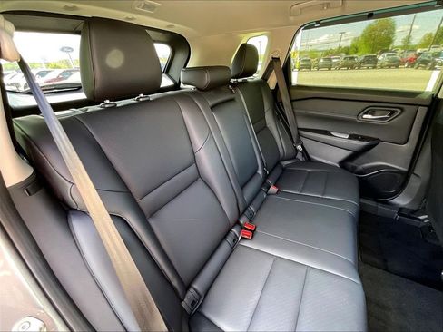 Used 2025 Nissan Rogue SV w/ SV Premium Package AWD/4WD image 15