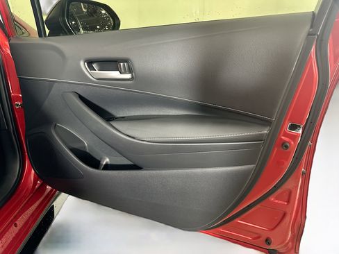 Used 2021 Toyota Corolla SE w/ Special Edition FWD image 30