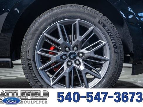 New 2025 Ford Expedition Platinum w/ Stealth Performance Package image 24