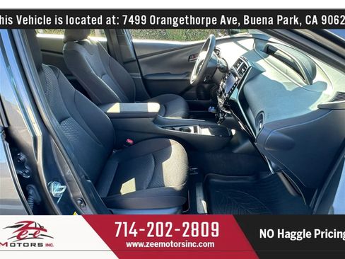 Used 2020 Toyota Prius LE FWD image 20
