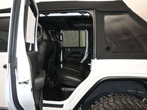 Used 2023 Jeep Wrangler Unlimited Sahara w/ Cold Weather Group AWD/4WD image 23