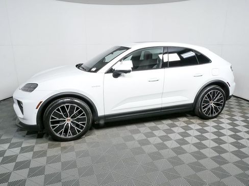 New 2026 Porsche Macan Electric image 2