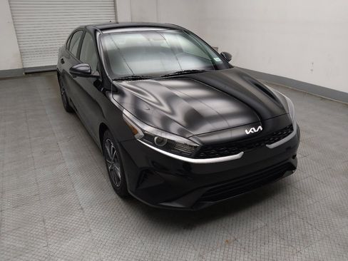 Used 2023 Kia Forte LXS w/ LXS Technology Package FWD image 13