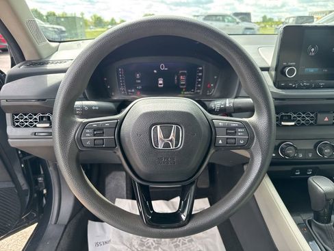 Used 2025 Honda Accord SE image 14