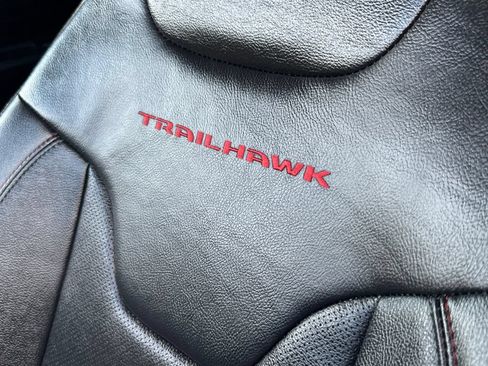 Used 2022 Jeep Compass Trailhawk w/ Trailhawk Elite Group AWD/4WD image 17