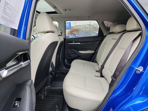 Used 2022 Kia Seltos SX w/ Sunroof Package image 10