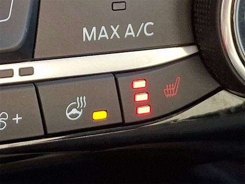 Certified 2022 Ford Escape SE w/ SE Sport Appearance Package image 27