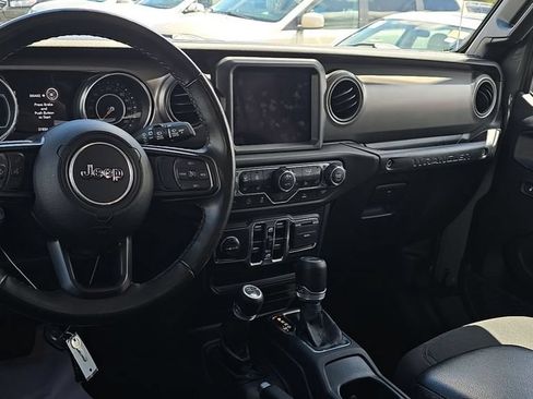 Used 2022 Jeep Wrangler Unlimited Sport AWD/4WD image 5