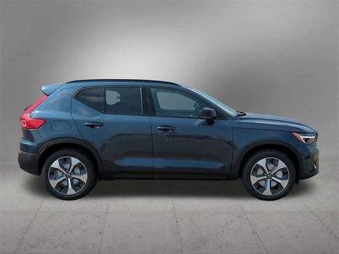 New 2026 Volvo XC40 B5 Core w/ Protection Package Premier image 7