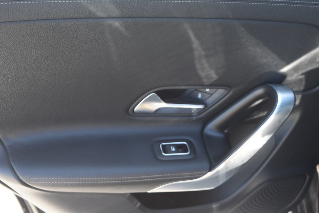 Used 2020 Mercedes-Benz CLA 250 4MATIC image 10