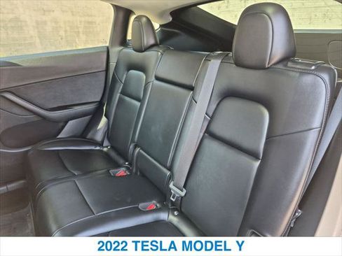 Used 2022 Tesla Model Y Long Range AWD/4WD image 23