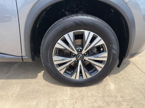 Used 2023 Nissan Rogue SV AWD/4WD image 13
