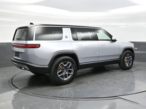 Used 2023 Rivian R1S Adventure AWD/4WD image 7