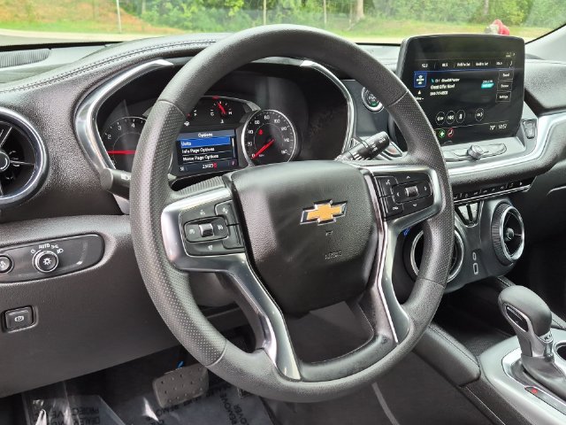 Used 2025 Chevrolet Blazer LT FWD image 31