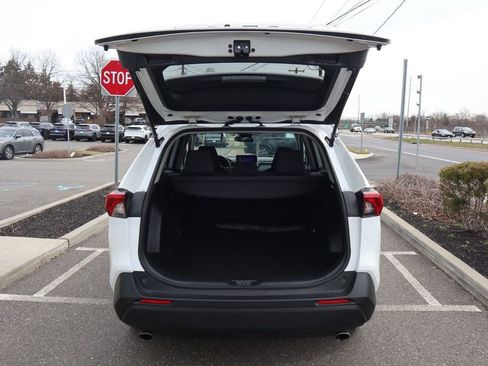 Used 2024 Toyota RAV4 XLE AWD/4WD image 31