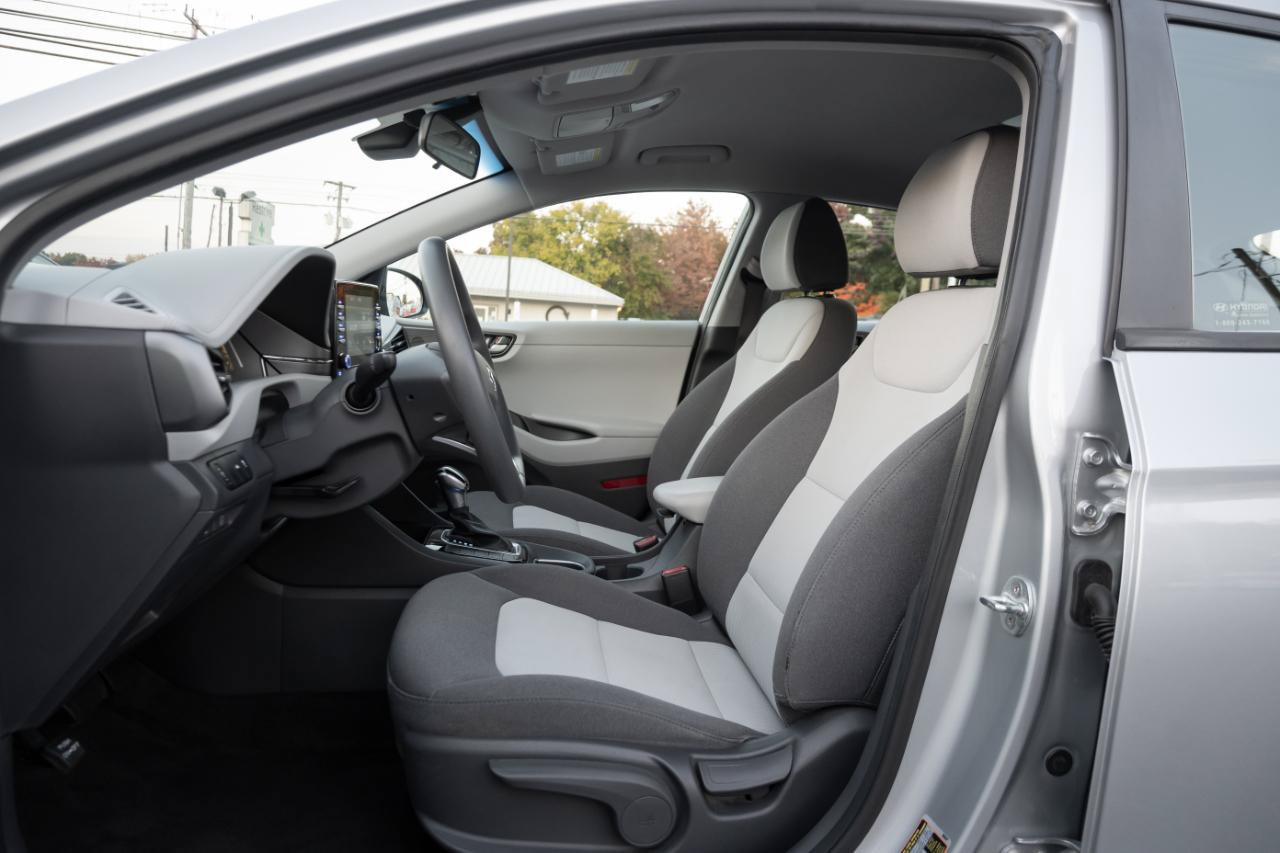 Used 2020 Hyundai Ioniq Blue FWD image 17