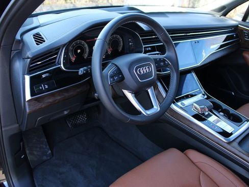 New 2025 Audi Q7 3.0T Prestige image 45
