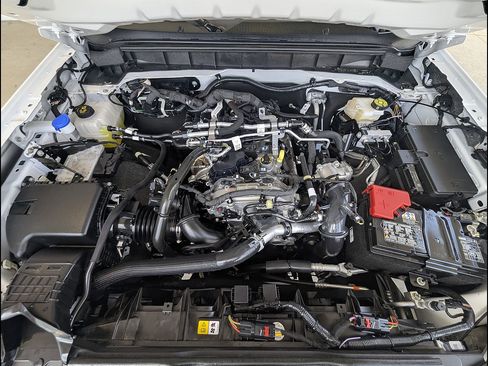 Used 2025 Ford Bronco Badlands AWD/4WD image 19