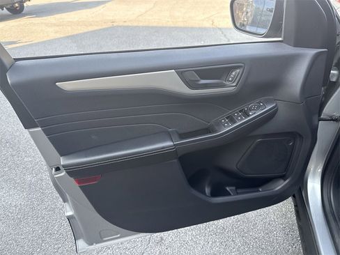 Used 2022 Ford Escape SE w/ Convenience Package image 25