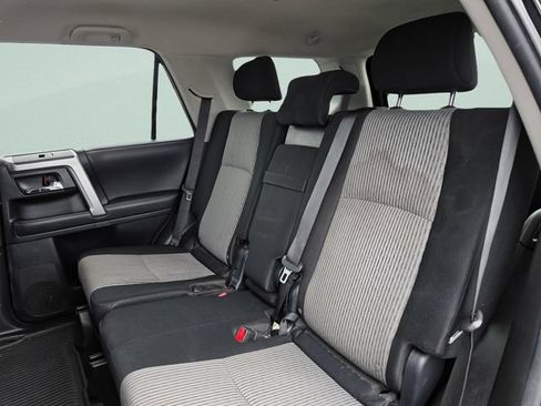 Used 2022 Toyota 4Runner SR5 AWD/4WD image 27