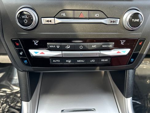 Certified 2020 Ford Explorer Limited w/ Class III Trailer Tow Package image 34