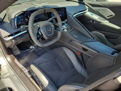 Used 2024 Chevrolet Corvette Stingray Preferred Cpe w/ Z51 Performance Package RWD image 4